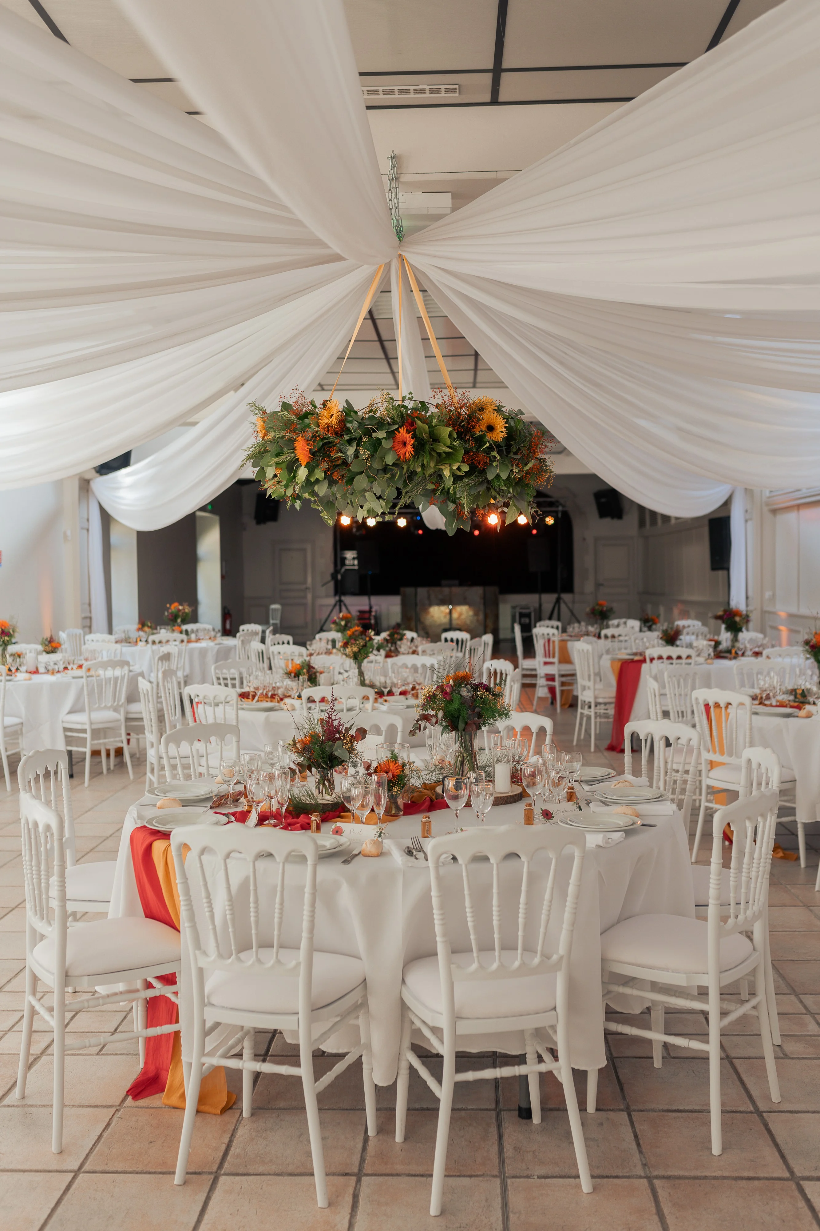 Plafond en voilage blanc 