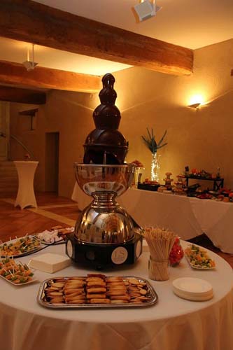 Mariage gourmand : la fontaine de chocolat